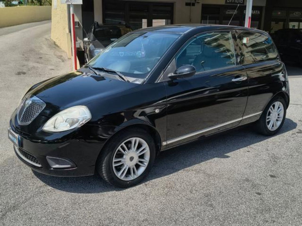 Lancia Ypsilon 1.2 Argento