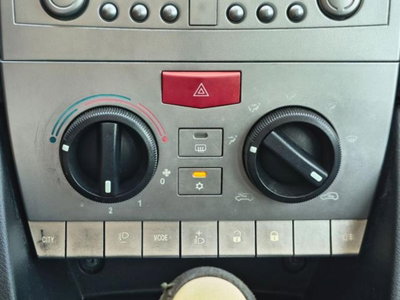 Lancia Ypsilon 1.2 Argento (11)