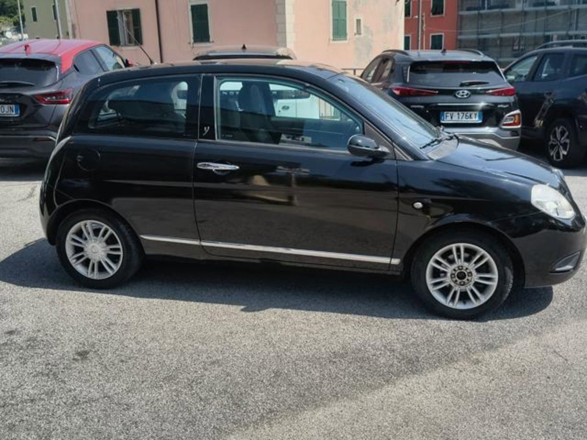 Lancia Ypsilon 1.2 Argento (18)