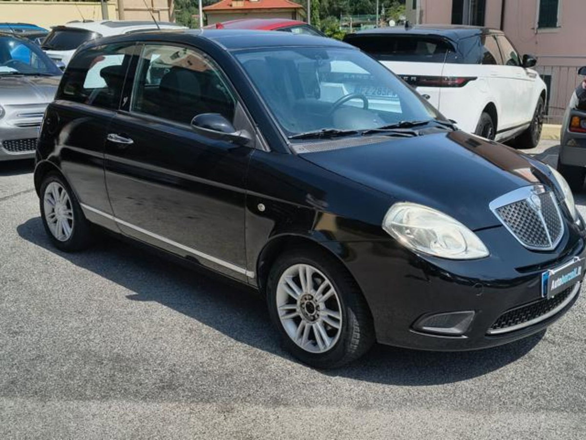 Lancia Ypsilon 1.2 Argento (3)