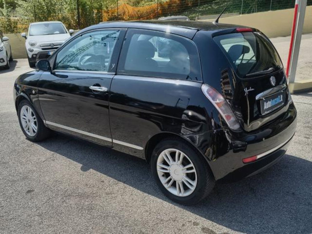 Lancia Ypsilon 1.2 Argento (5)