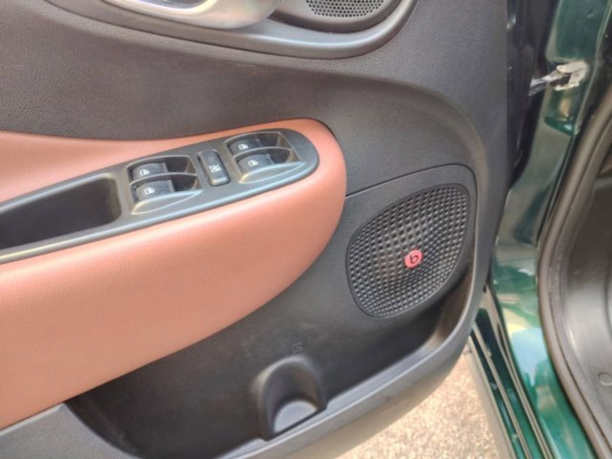 Fiat 500L 1.6 Multijet 105 CV Trekking (9)