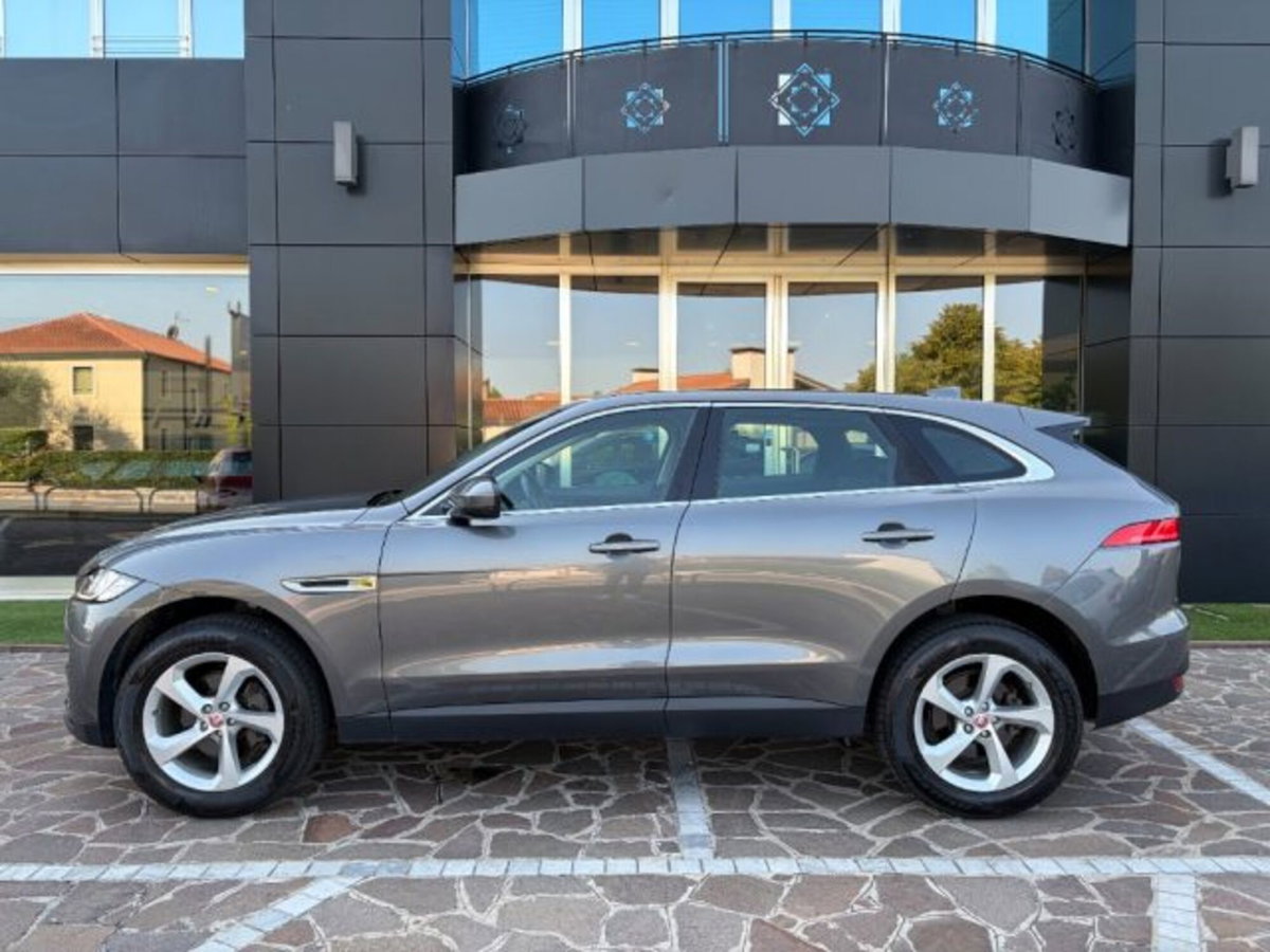 Jaguar F-Pace 2.0 D 180 CV Prestige (5)