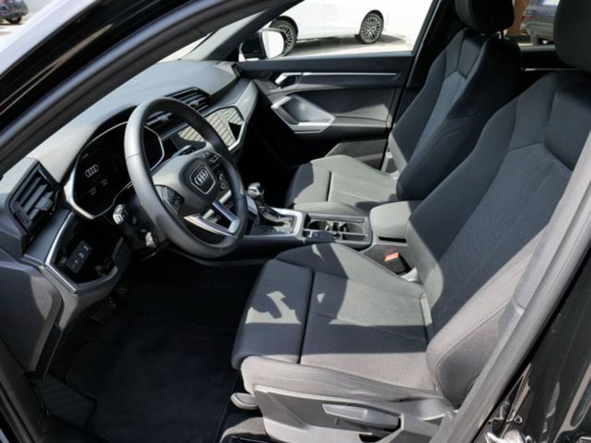 Audi Q3 Sportback 35 2.0 tdi Identity Black s-tronic (5)