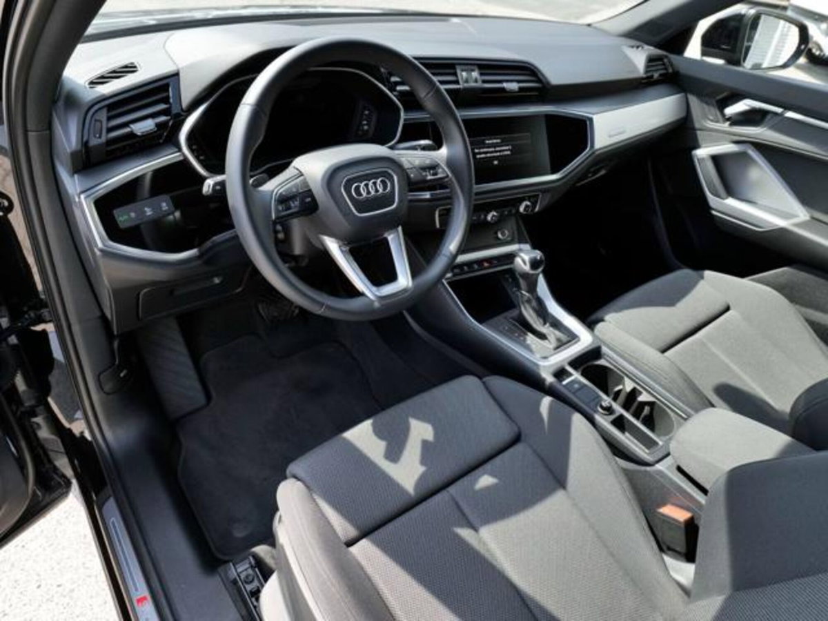 Audi Q3 Sportback 35 2.0 tdi Identity Black s-tronic (6)
