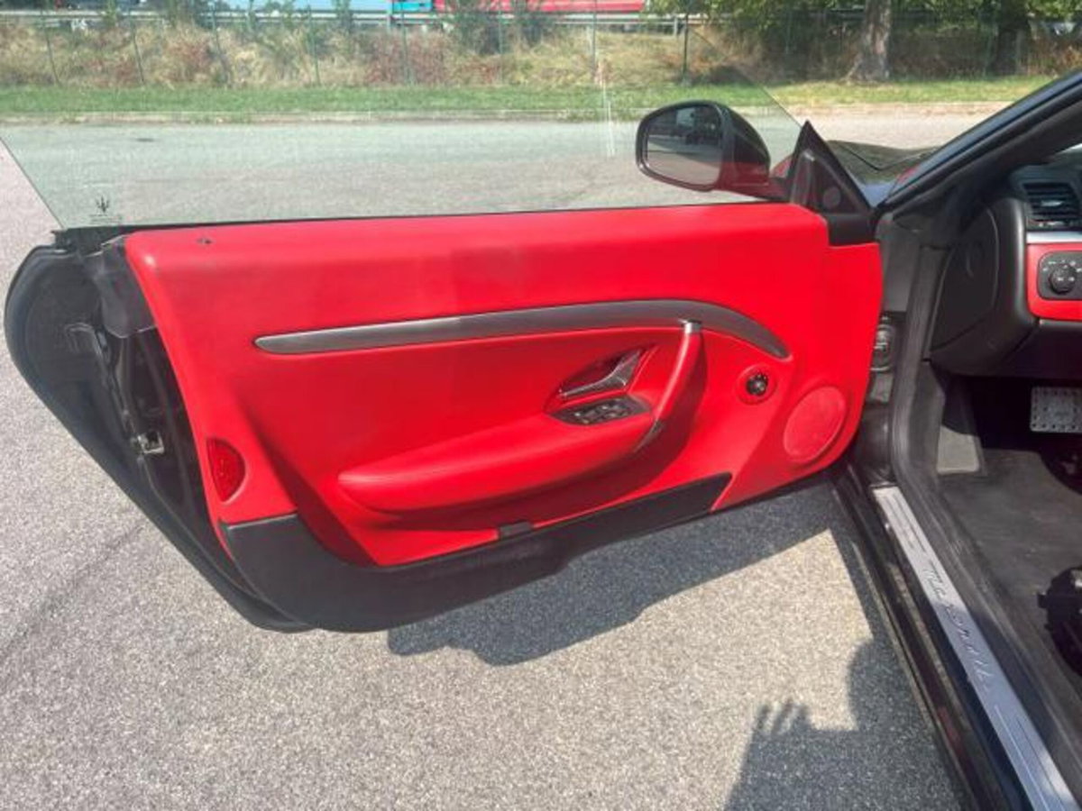 Maserati Grancabrio 4.7 V8 (4)