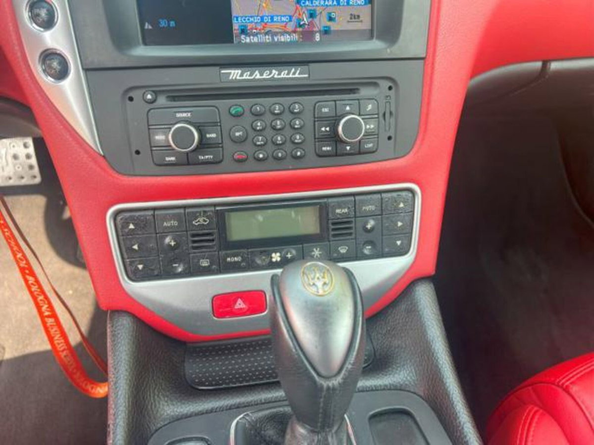 Maserati Grancabrio 4.7 V8 (9)