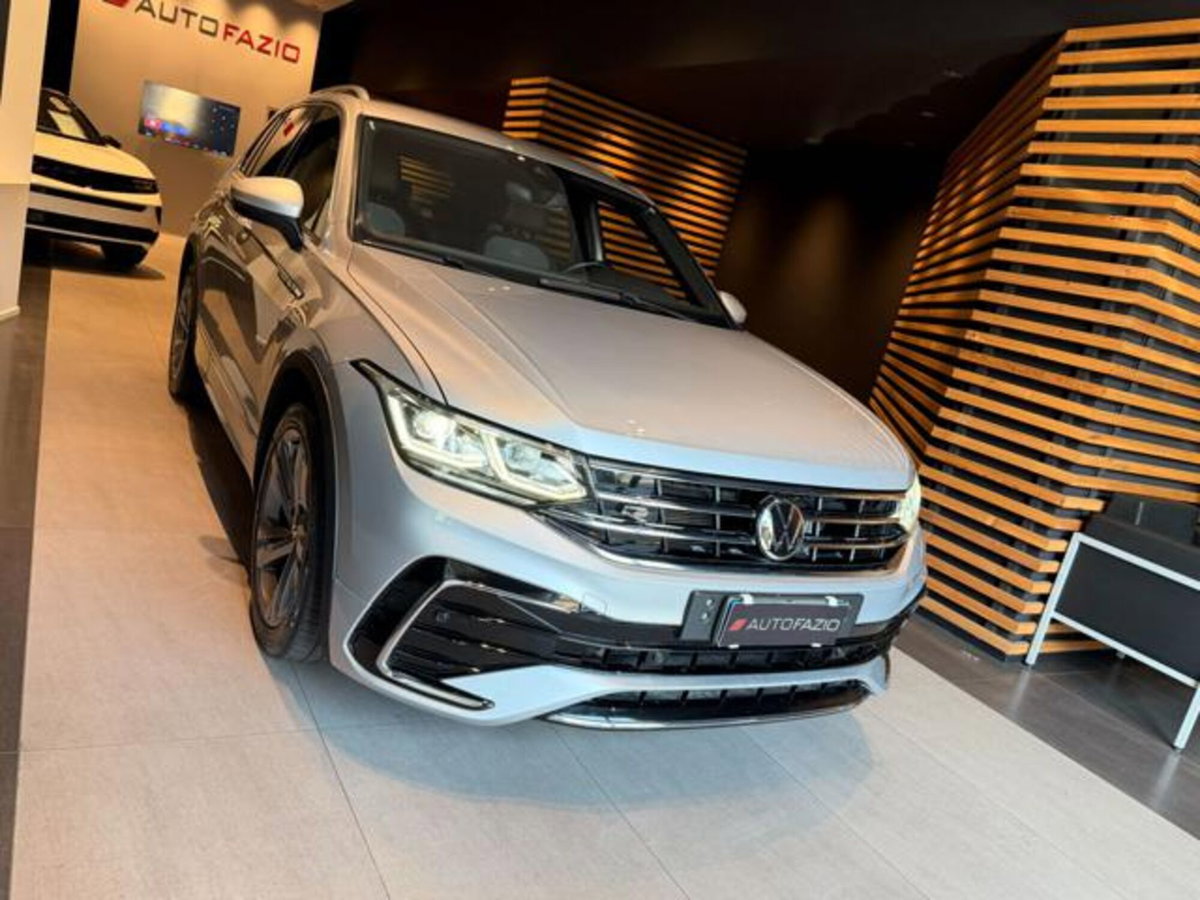 Volkswagen Tiguan 2.0 TDI 150 CV SCR DSG 4MOTION R-Line (20)