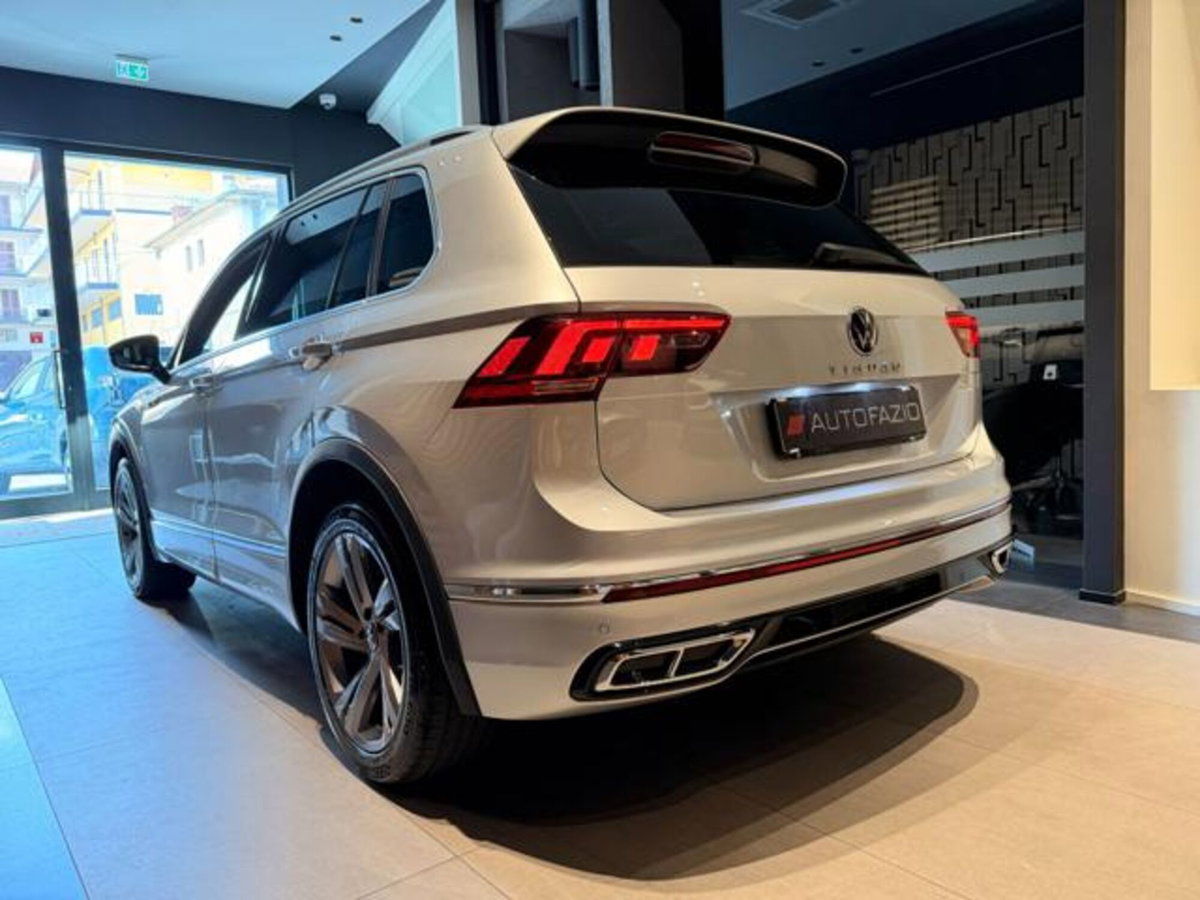 Volkswagen Tiguan 2.0 TDI 150 CV SCR DSG 4MOTION R-Line (3)