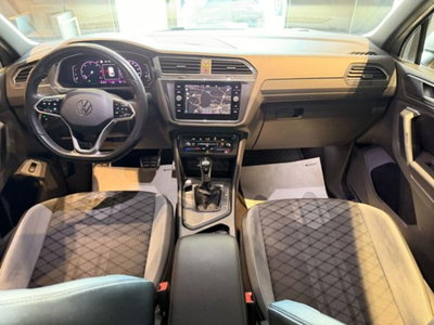 Volkswagen Tiguan 2.0 TDI 150 CV SCR DSG 4MOTION R-Line (4)