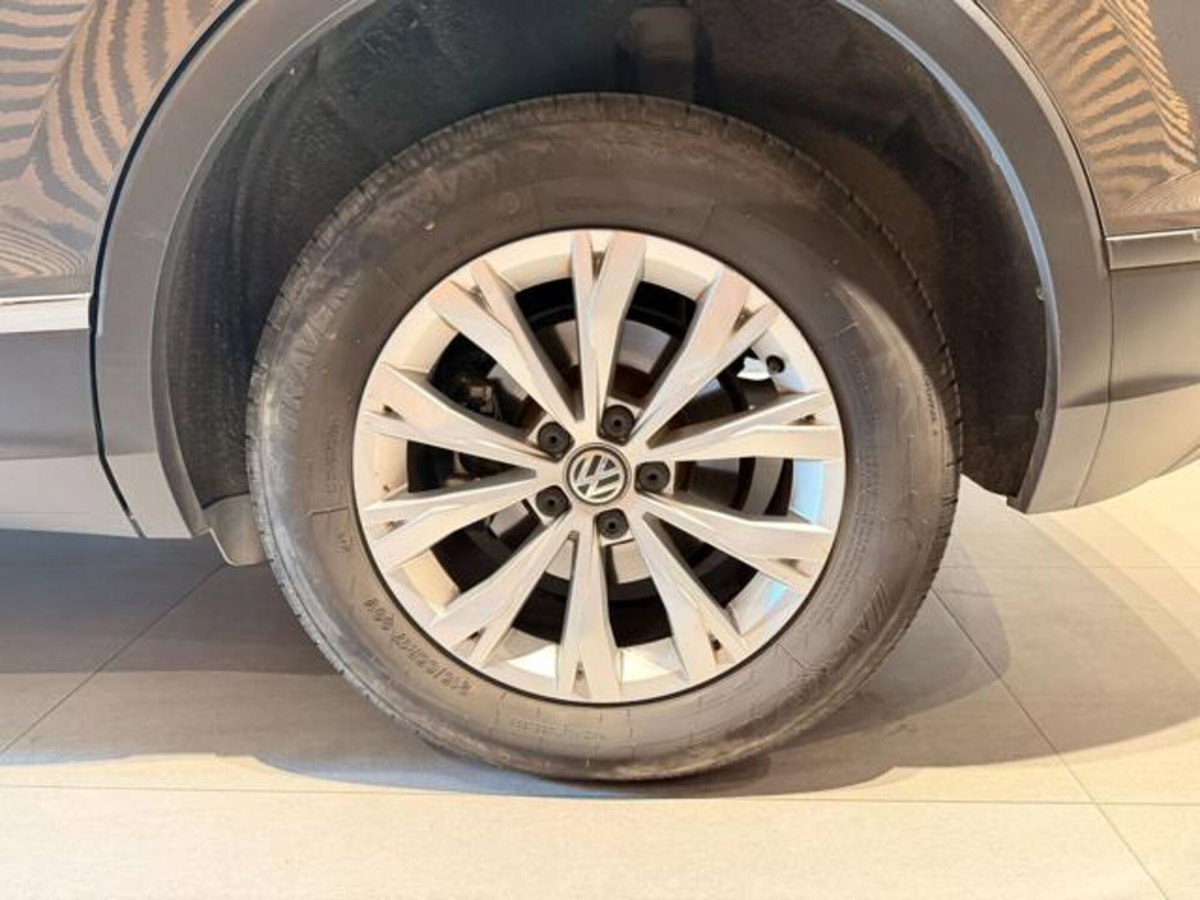 Volkswagen Tiguan 2.0 TDI SCR 4MOTION Executive BlueMotion Technology (2)
