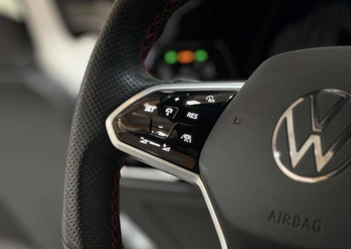 Volkswagen Golf 2.0 TSI GTI DSG (14)