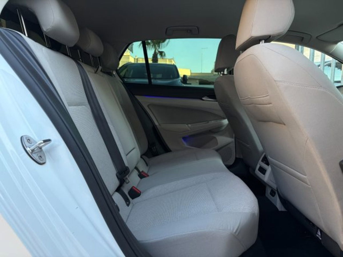 Volkswagen Golf Variant 2.0 tdi Style 150cv dsg (10)