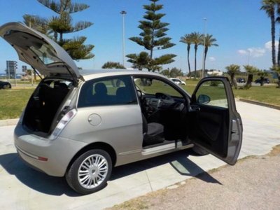 Lancia Ypsilon 1.3 MJT 90 CV Oro (17)