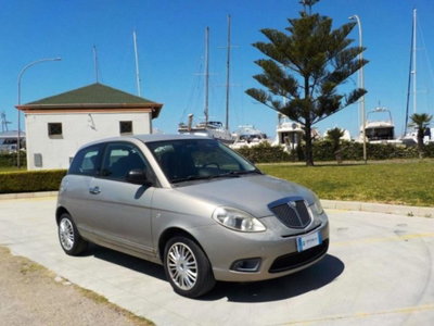 Lancia Ypsilon 1.3 MJT 90 CV Oro (3)