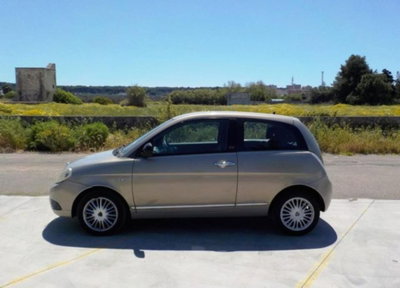 Lancia Ypsilon 1.3 MJT 90 CV Oro (8)