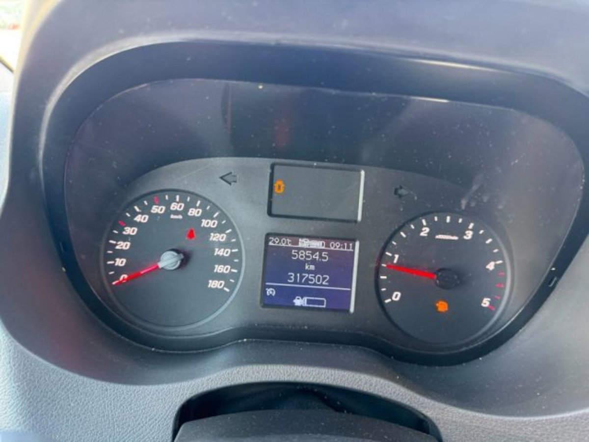 Mercedes-Benz Sprinter F37/35 317 CDI F RWD TA Furgone (10)