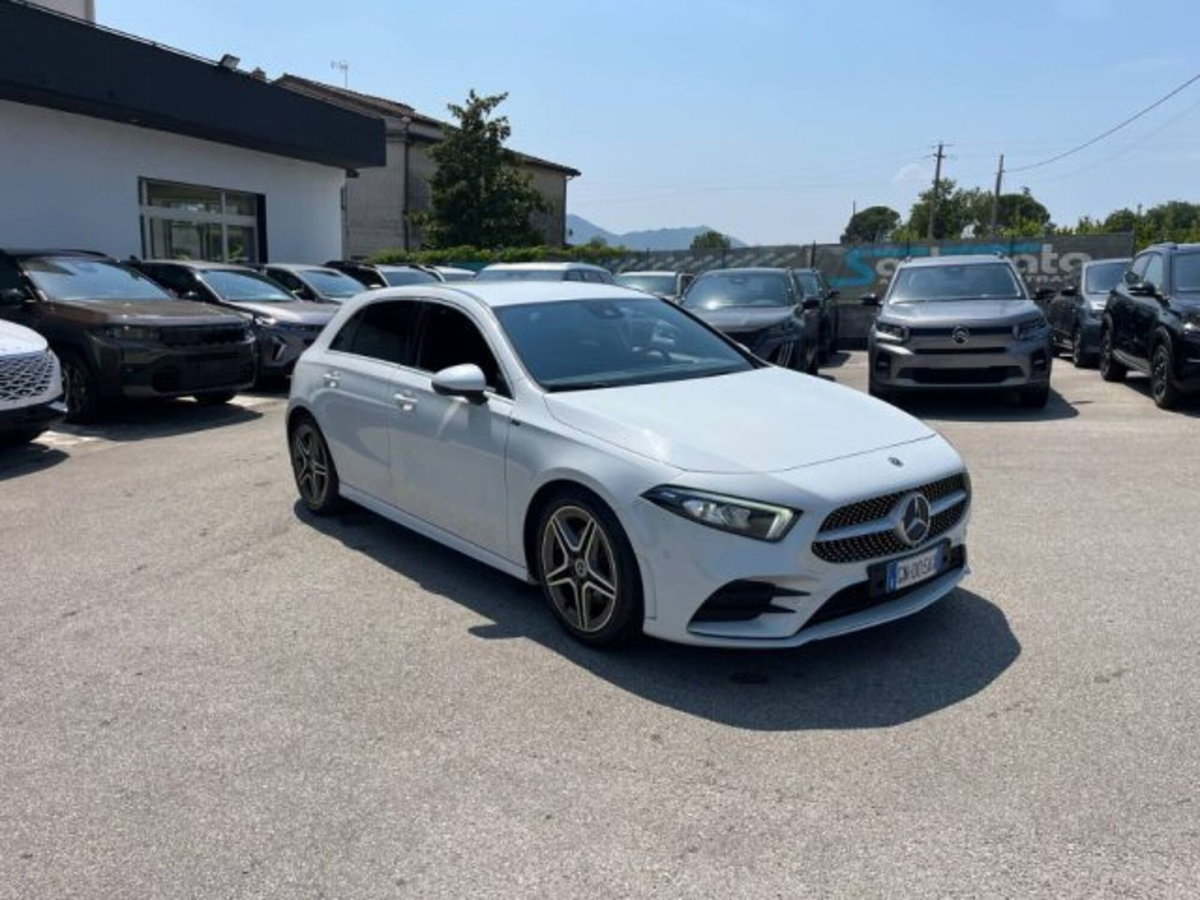 Mercedes-Benz Classe A 180 d AMG Line Premium Plus auto