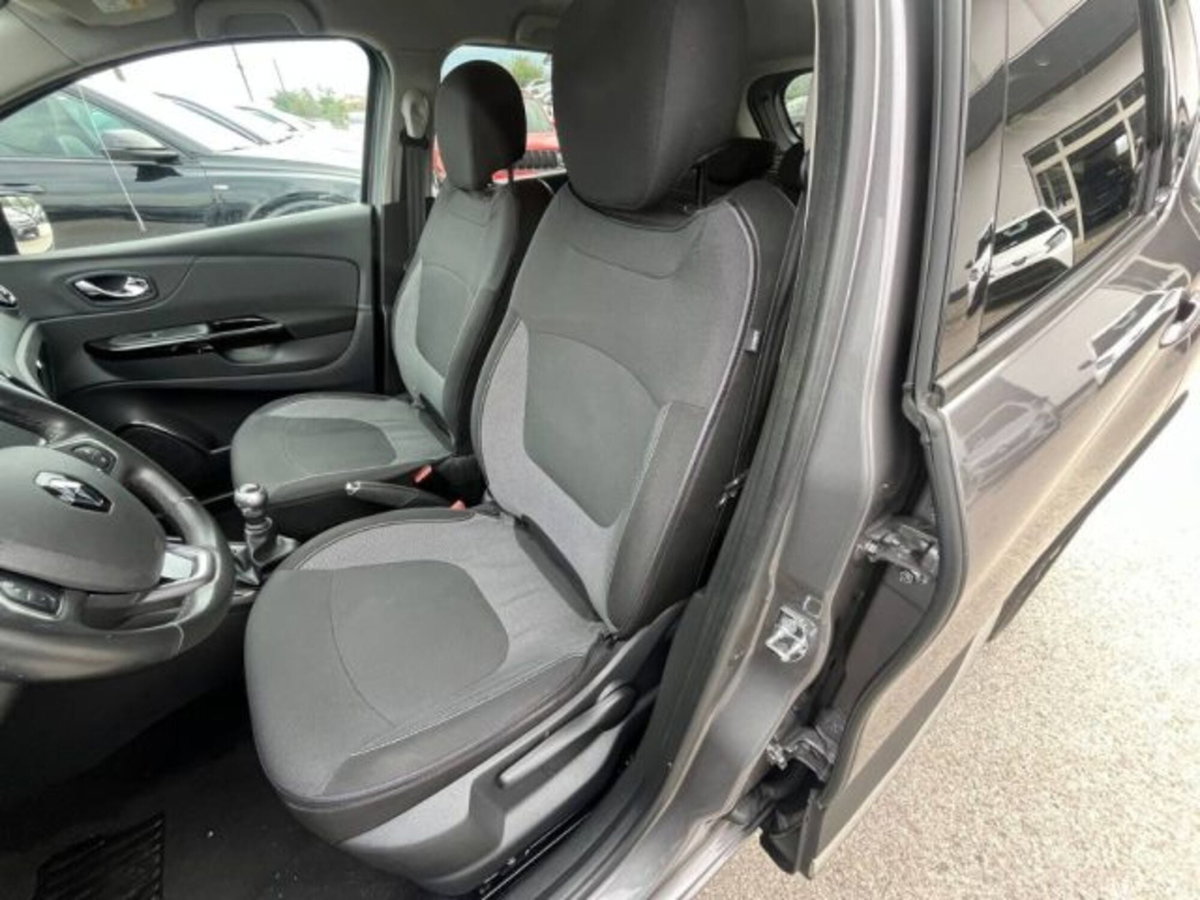 Renault Captur 0.9 TCe 12V 90 CV Start&Stop Intens (11)
