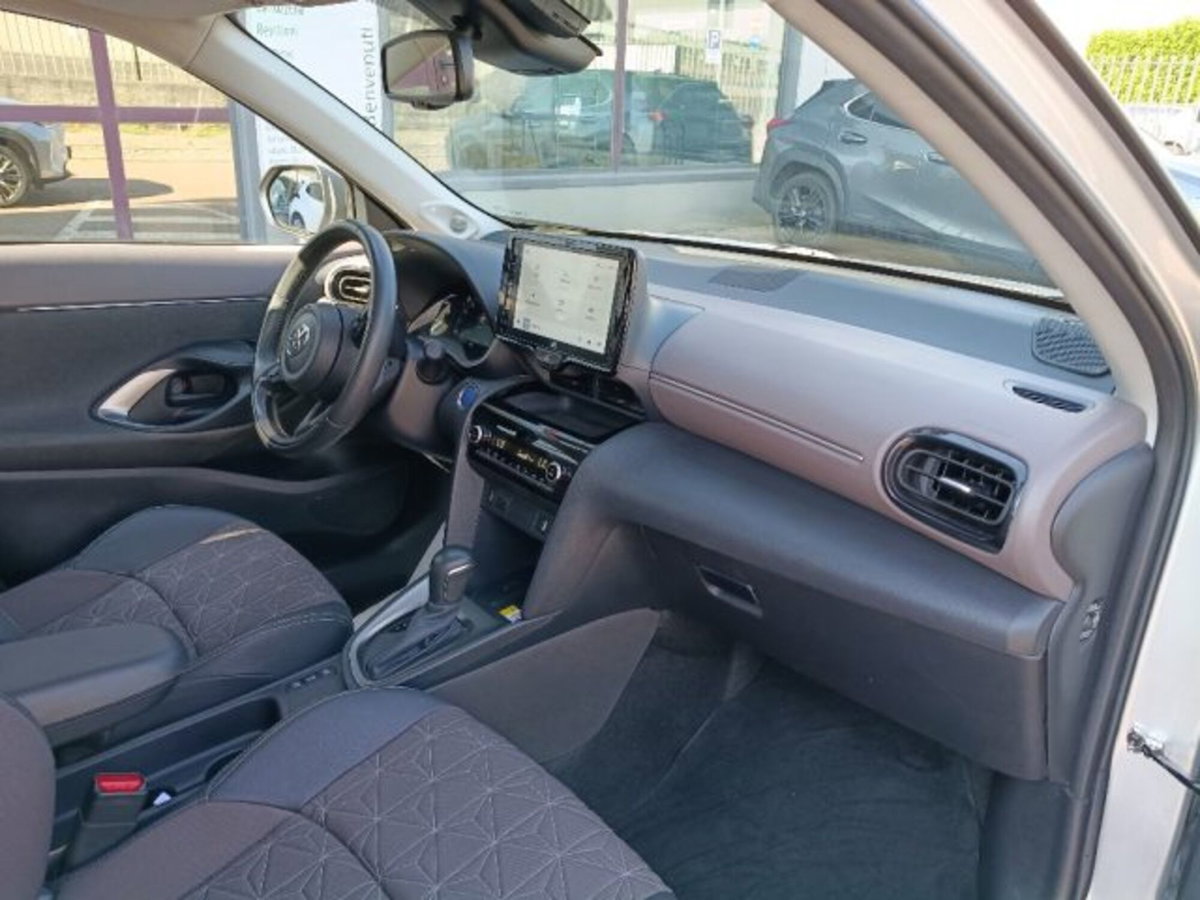 Toyota Yaris Cross 1.5 Hybrid 5p. E-CVT Lounge (12)
