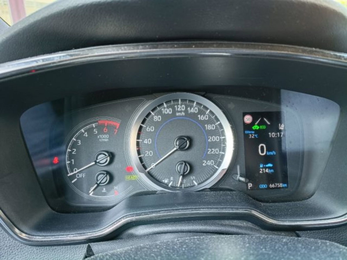 Toyota Corolla Touring Sports 1.8 Hybrid Business (13)