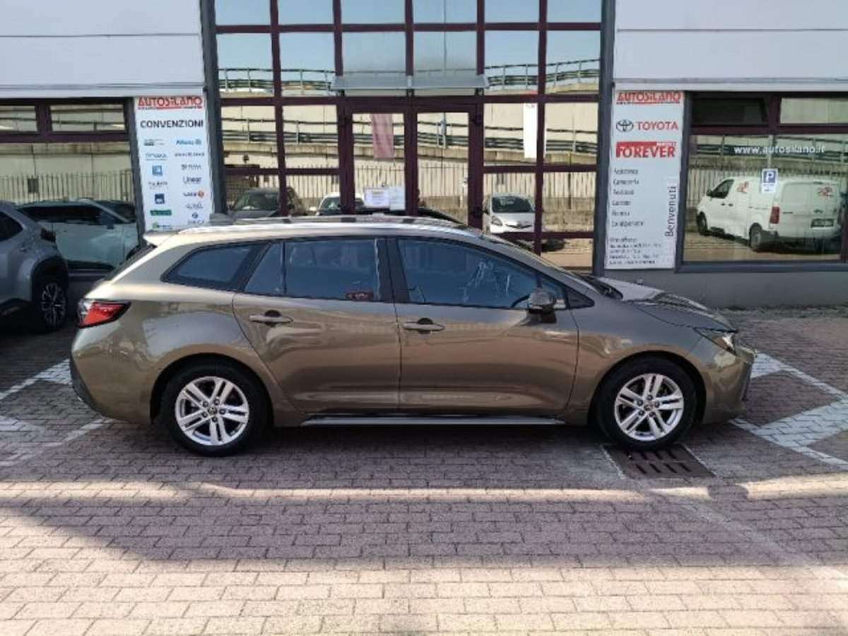 Toyota Corolla Touring Sports 1.8 Hybrid Business (4)