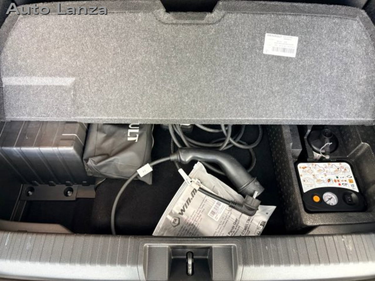 Renault Captur Plug-in Hybrid E-Tech 160 CV Intens (11)