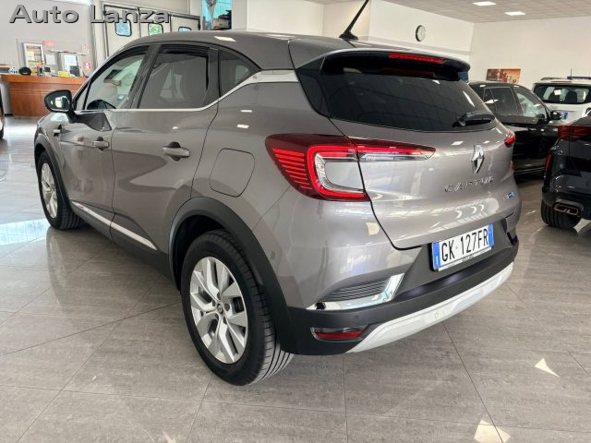 Renault Captur Plug-in Hybrid E-Tech 160 CV Intens (3)