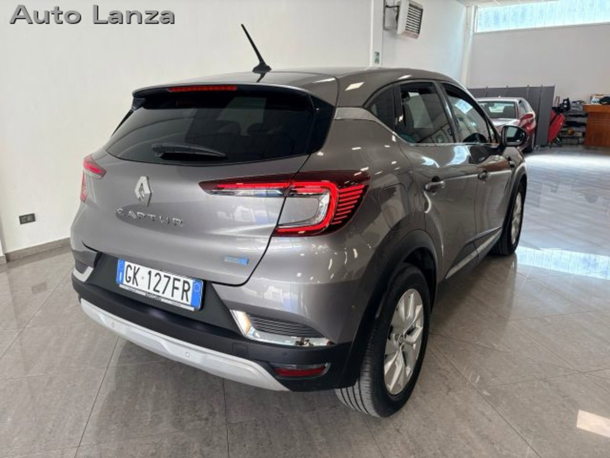 Renault Captur Plug-in Hybrid E-Tech 160 CV Intens (4)