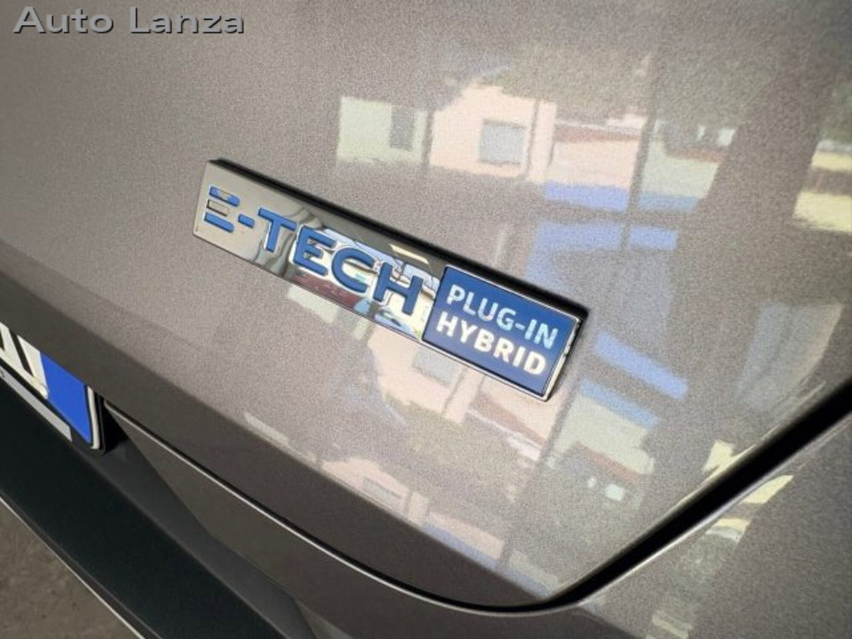 Renault Captur Plug-in Hybrid E-Tech 160 CV Intens (9)