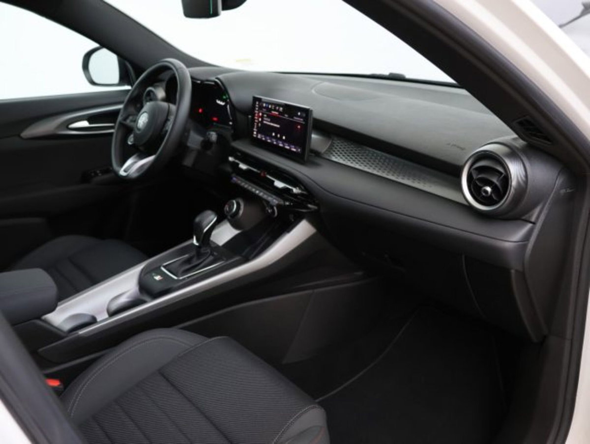 Alfa Romeo Tonale 1.5 hybrid Sprint 130cv tct7 (12)