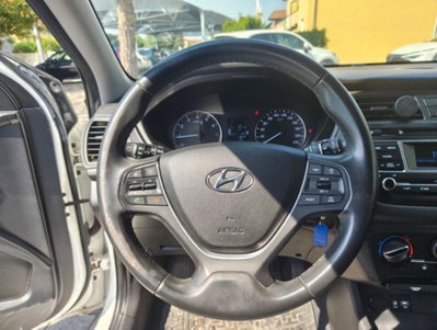 Hyundai i20 1.0 T-GDI 5 porte Comfort (8)
