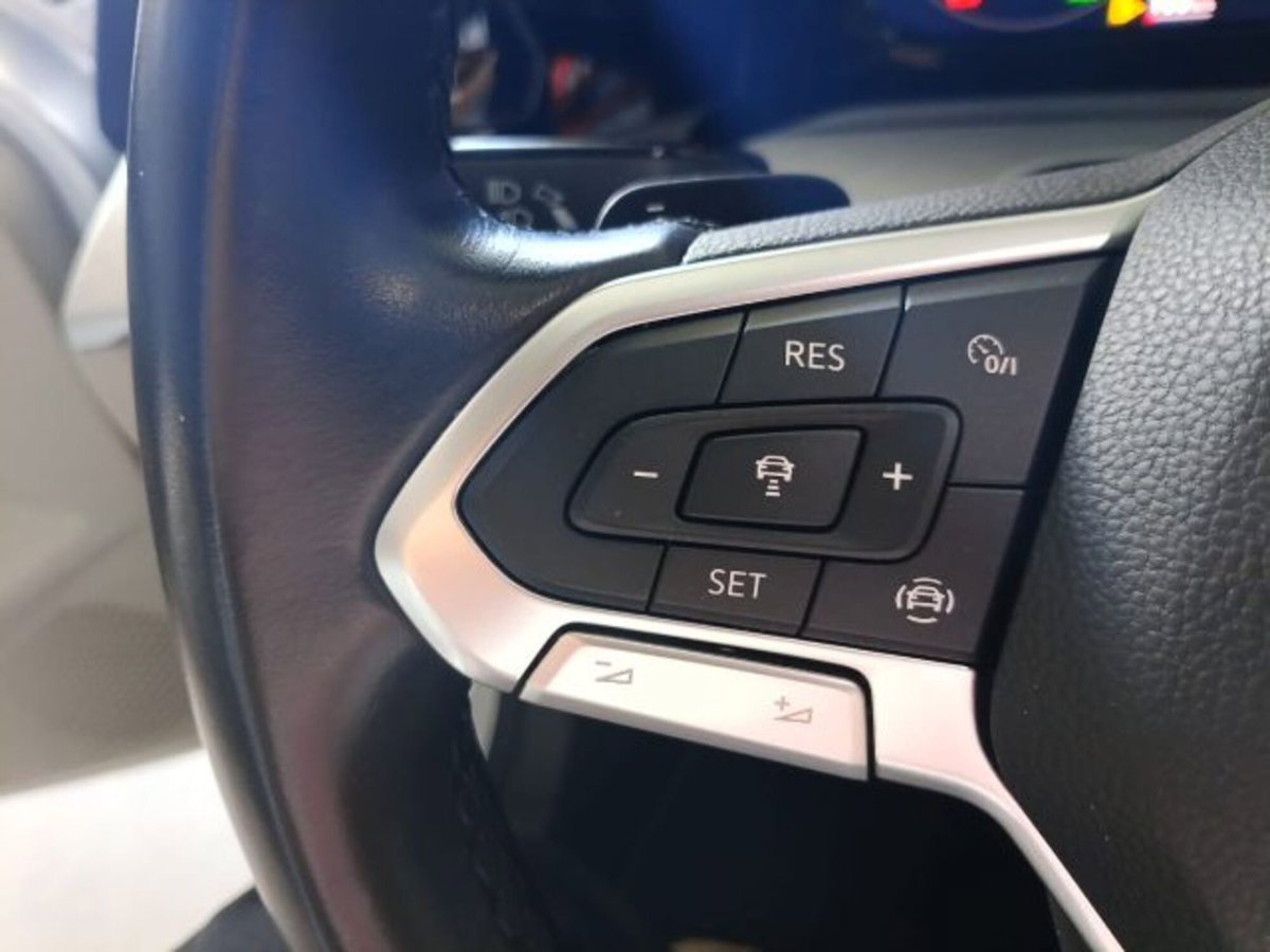 Volkswagen Golf Variant 2.0 TDI SCR DSG Life (12)
