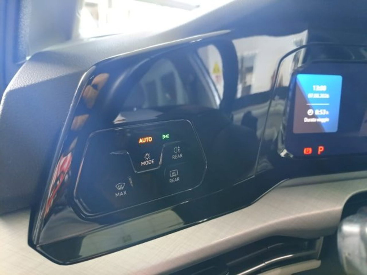 Volkswagen Golf Variant 2.0 TDI SCR DSG Life (15)