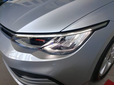 Volkswagen Golf Variant 2.0 TDI SCR DSG Life (17)