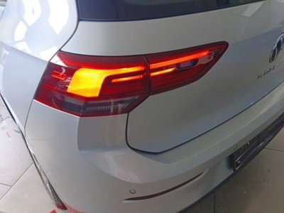 Volkswagen Golf Variant 2.0 TDI SCR DSG Life (18)