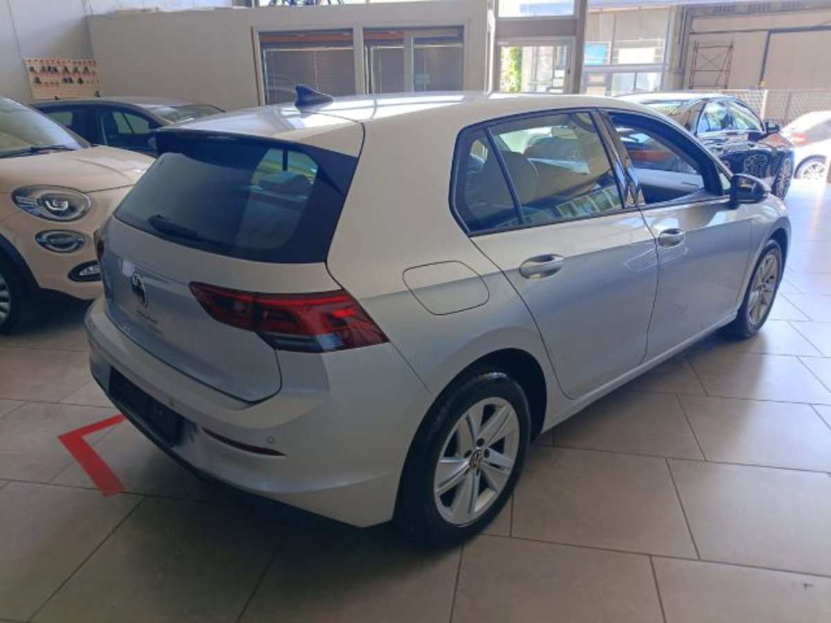 Volkswagen Golf Variant 2.0 TDI SCR DSG Life (4)