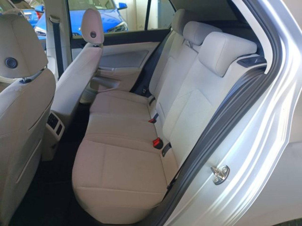 Volkswagen Golf Variant 2.0 TDI SCR DSG Life (7)