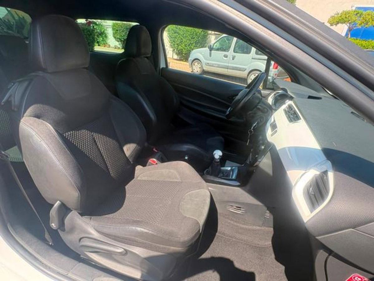 Ds DS 3 Coupé DS 3 1.4 e-HDi 70 airdream CMP So Chic (7)