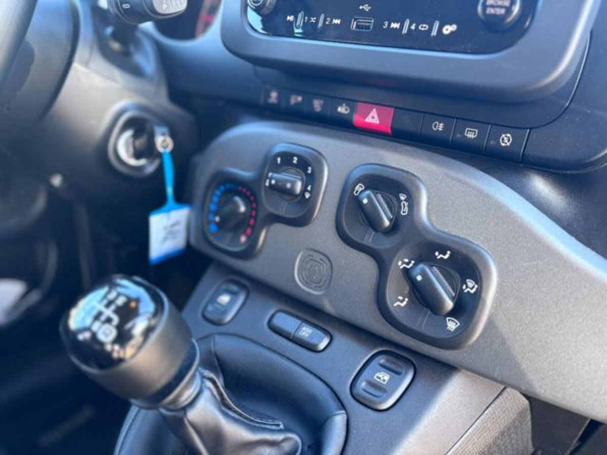 Fiat Panda 1.0 firefly hybrid s&s 70cv (14)