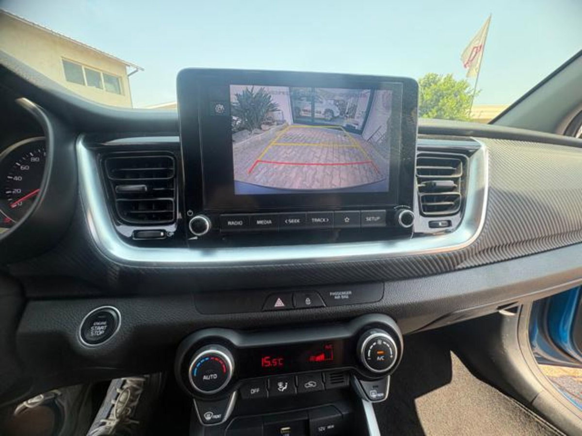 Kia Stonic 1.0 T-GDi 100 CV MHEV iMT GT Line (10)