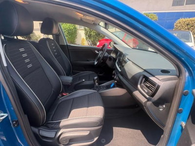 Kia Stonic 1.0 T-GDi 100 CV MHEV iMT GT Line (6)