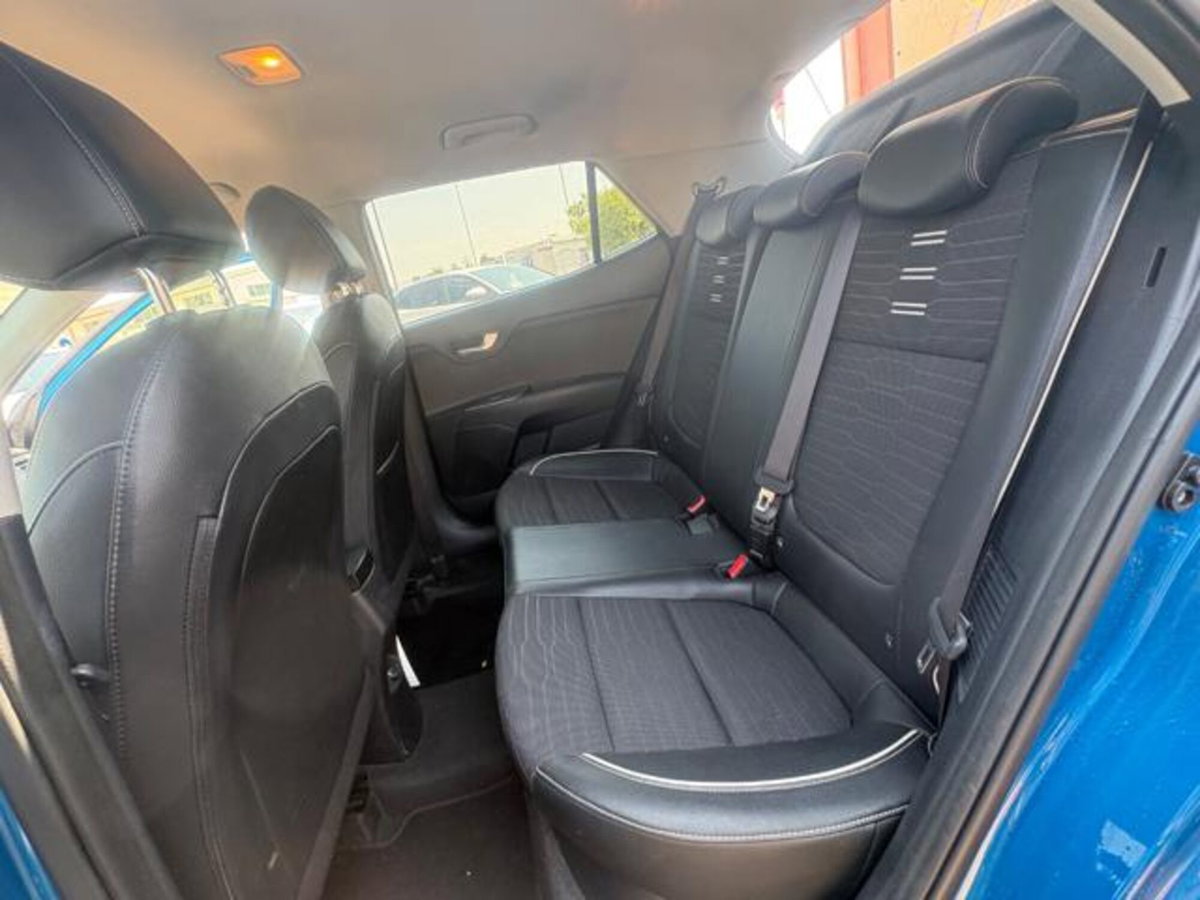 Kia Stonic 1.0 T-GDi 100 CV MHEV iMT GT Line (9)