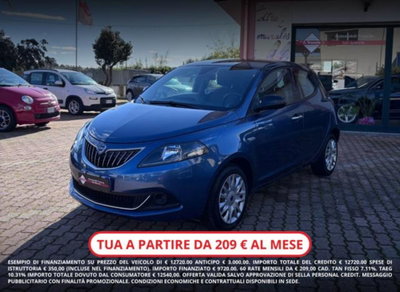Lancia Ypsilon 1.0 FireFly 5 porte S&S Hybrid Ecochic Silver usata