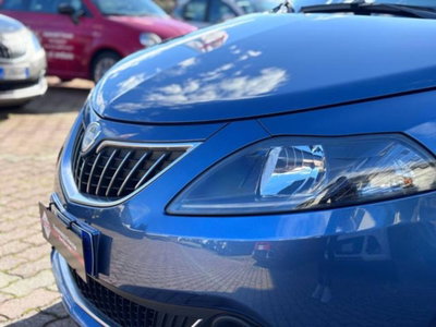 Lancia Ypsilon 1.0 FireFly 5 porte S&S Hybrid Ecochic Silver (3)