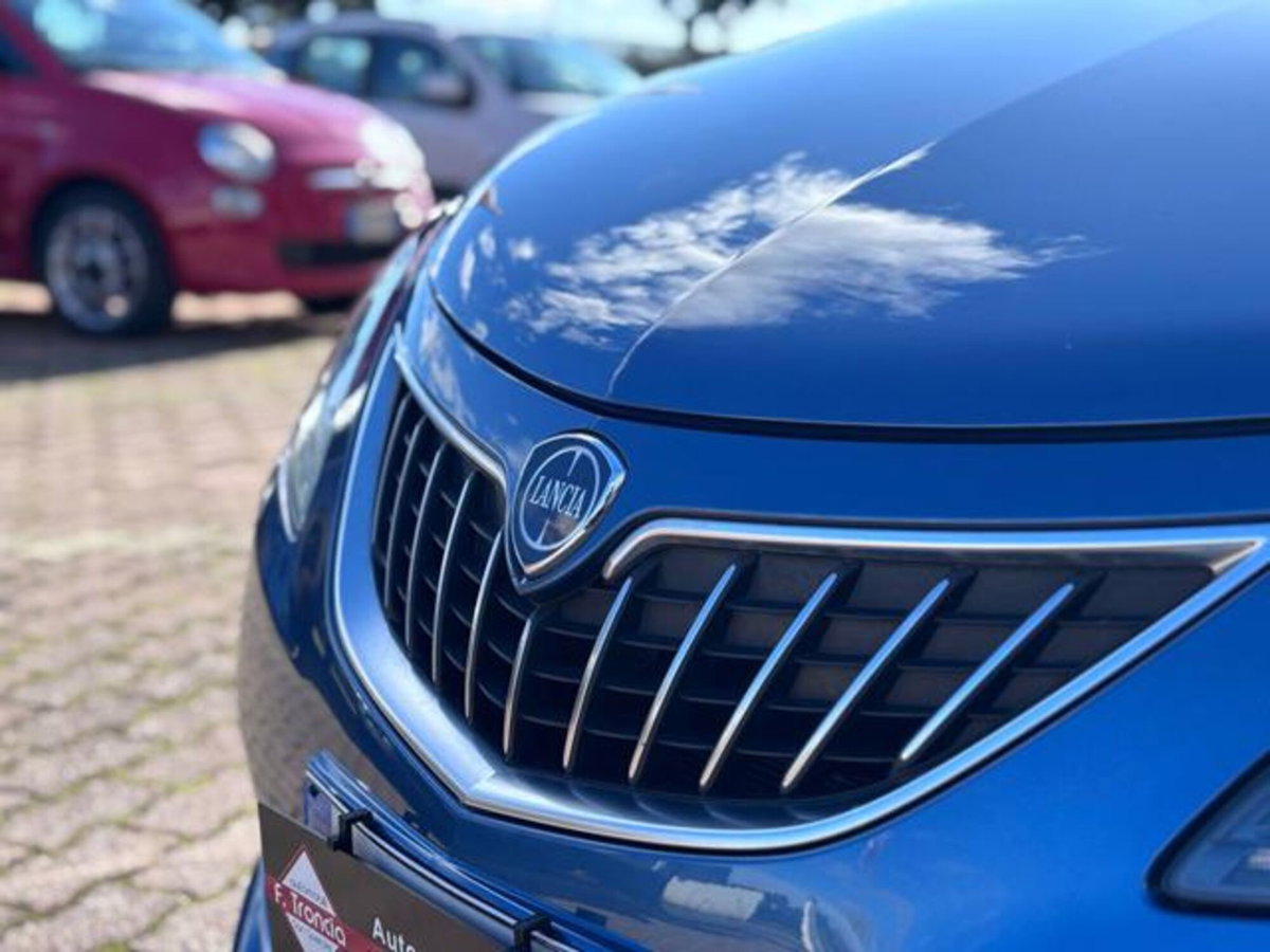 Lancia Ypsilon 1.0 FireFly 5 porte S&S Hybrid Ecochic Silver (6)