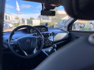 Lancia Ypsilon 1.0 FireFly 5 porte S&S Hybrid Ecochic Silver (7)