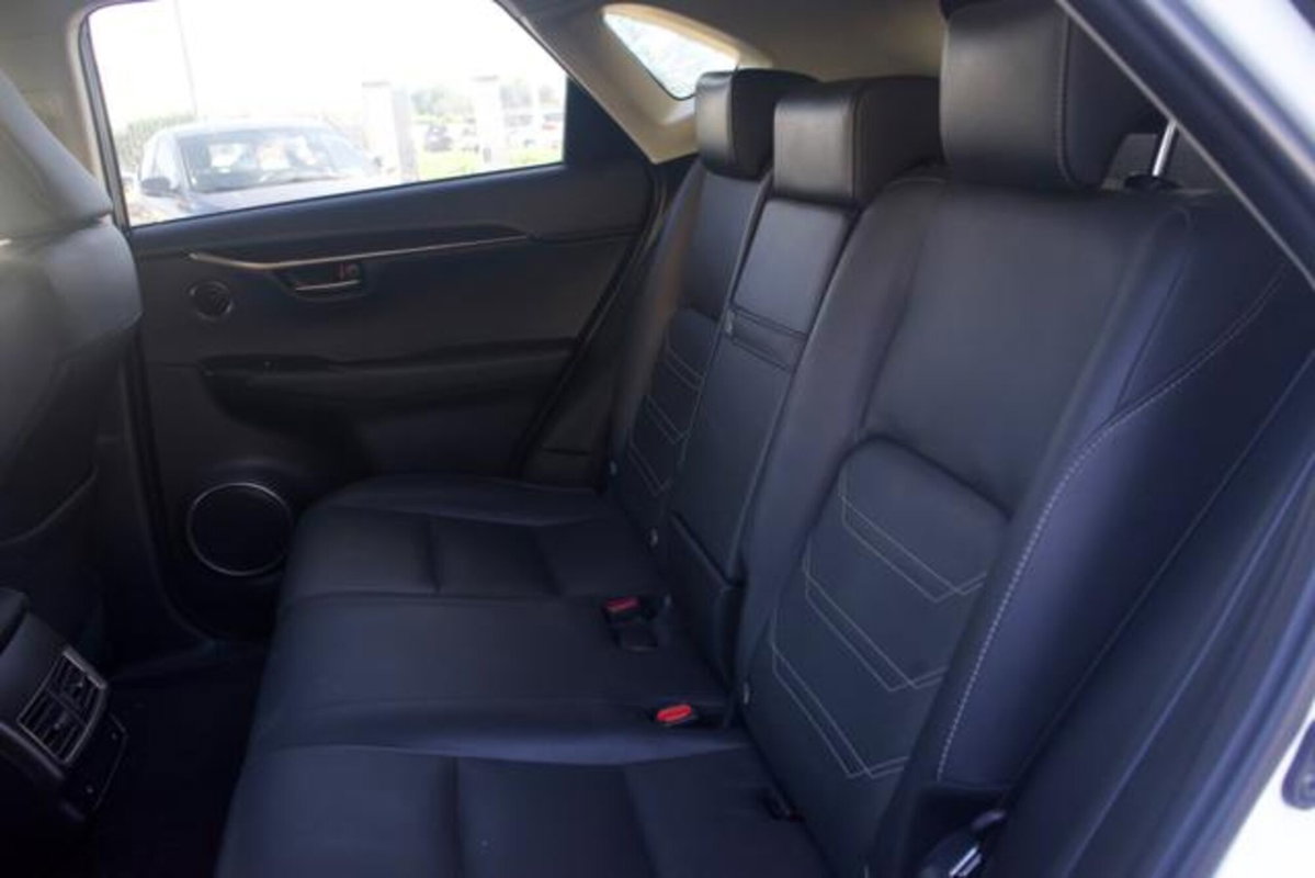 Lexus NX Hybrid 4WD Luxury (11)