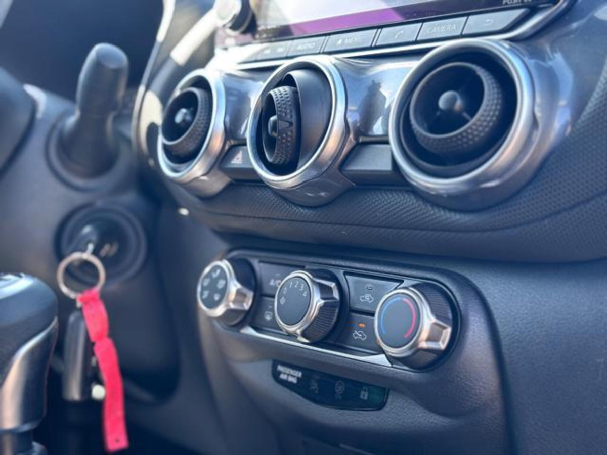 Nissan Juke 1.0 dig-t N-Connecta 114cv (11)