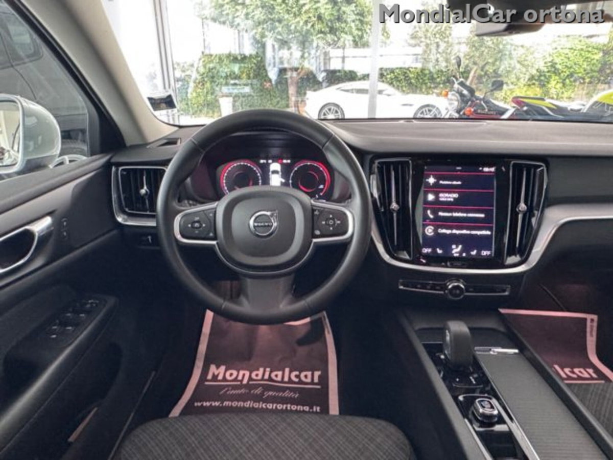 Volvo V60 B4 (d) automatico Essential (11)